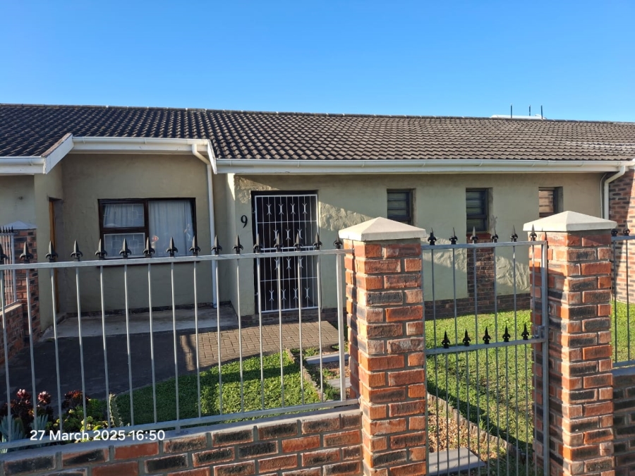 To Let 3 Bedroom Property for Rent in Framesby Eastern Cape